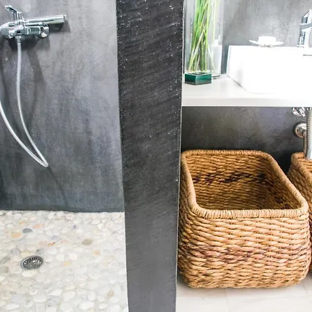 فيلة Urania Nea Iraklitsa