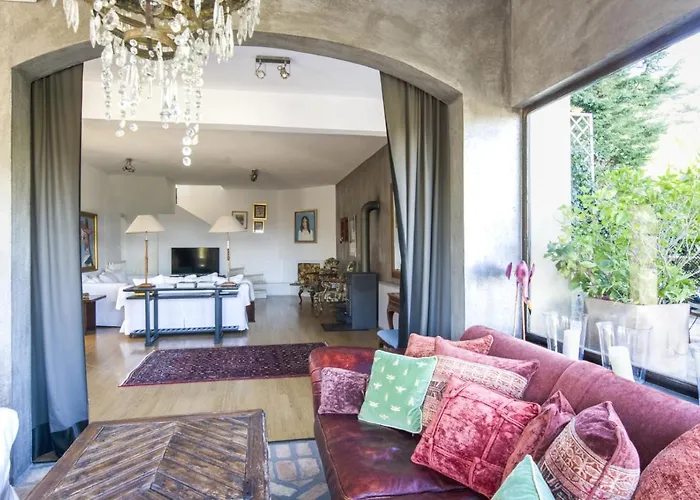 Urania Villa